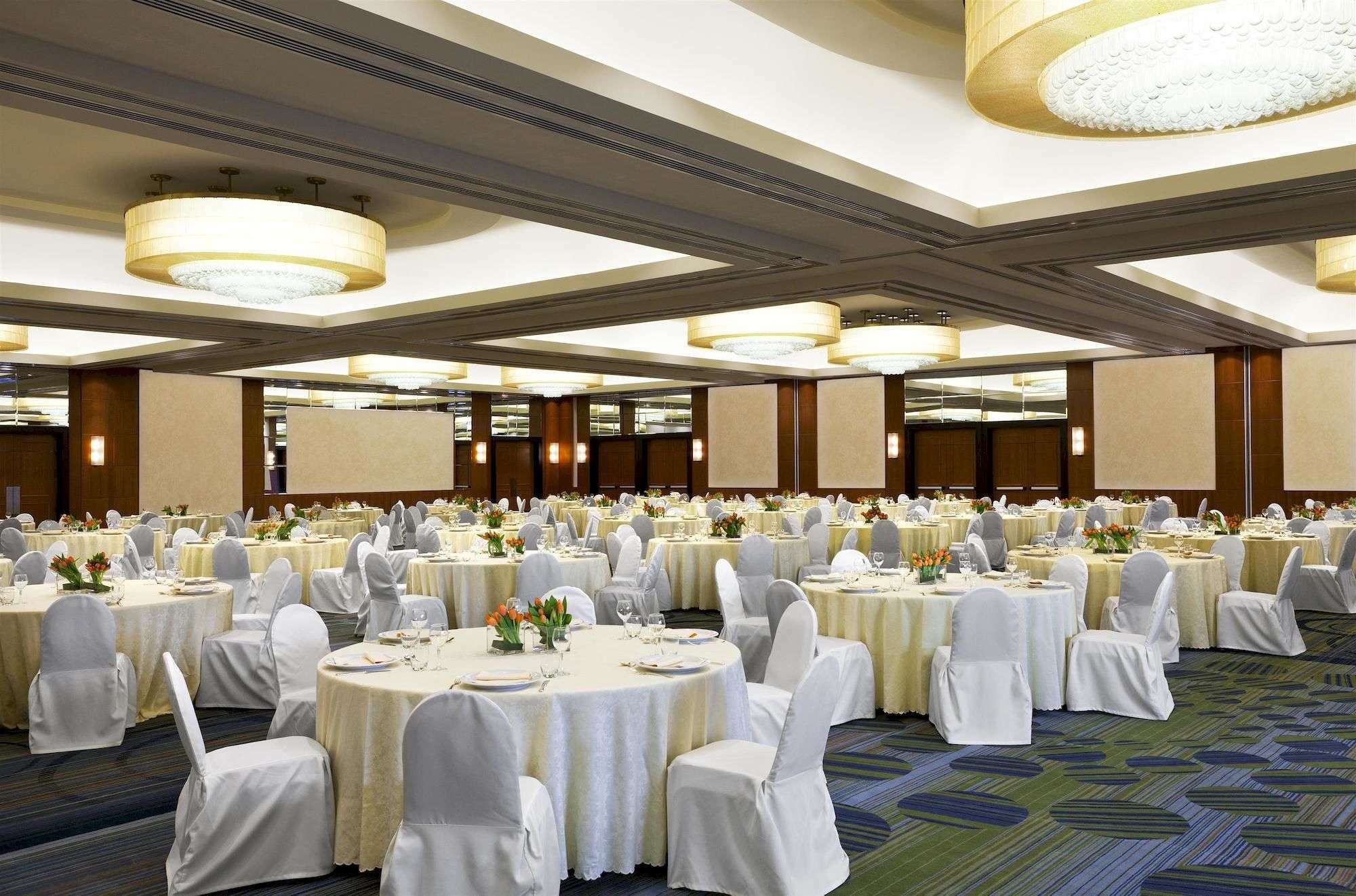 Sheraton Roma Hotel&Conference Center Esterno foto